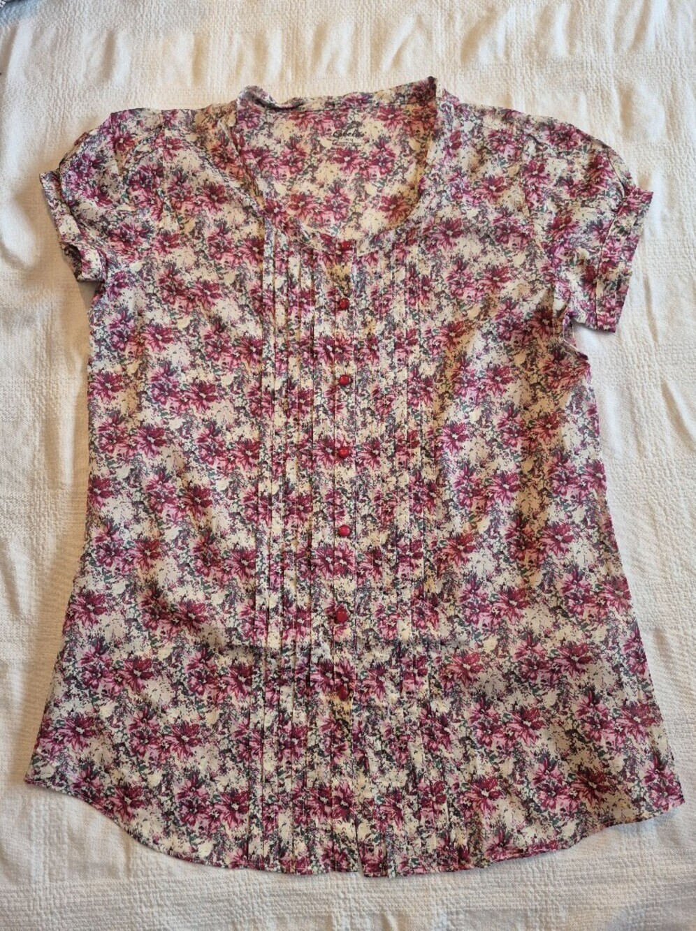 Cabela's women's Medium floral short sleeve blouse EUC
